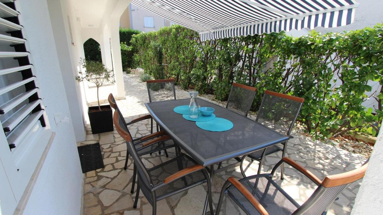 Apartments Adrijana Малинска Экстерьер фото