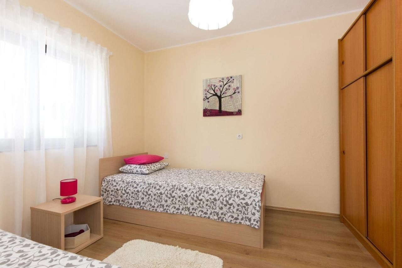 Apartments Adrijana Малинска Экстерьер фото