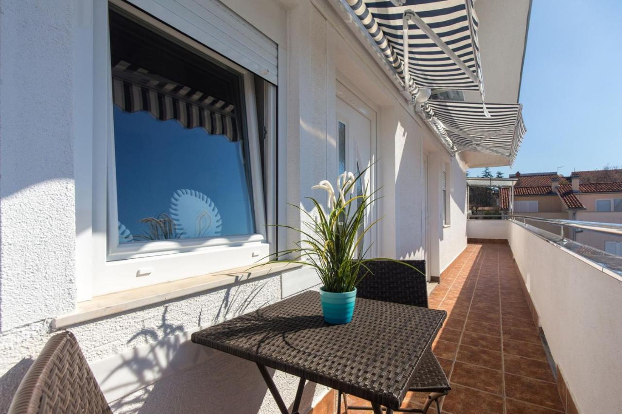 Apartments Adrijana Малинска Экстерьер фото
