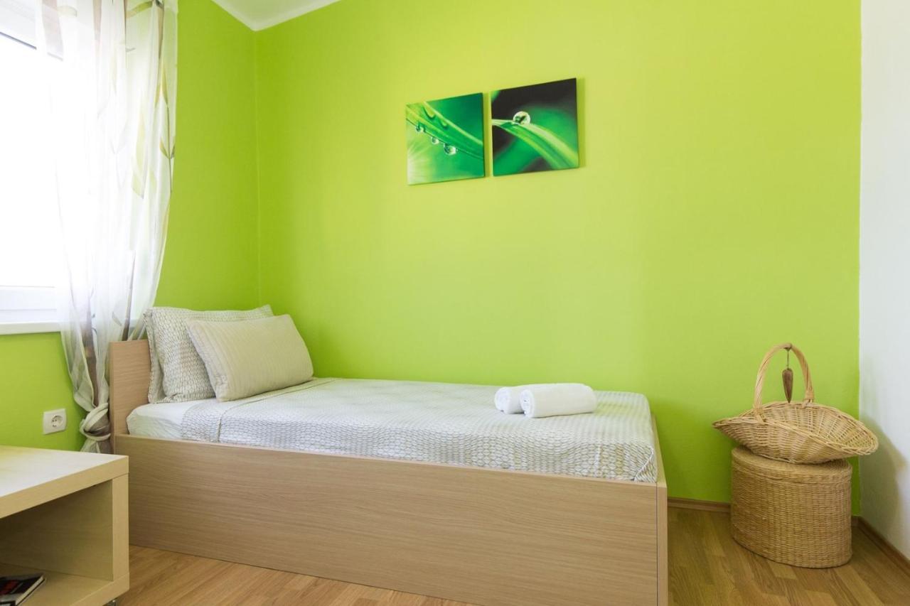 Apartments Adrijana Малинска Экстерьер фото