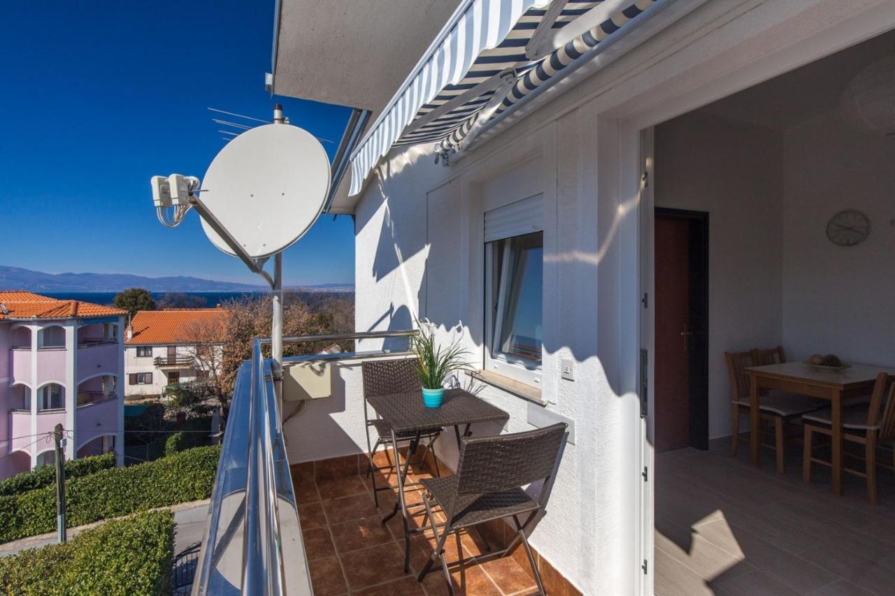 Apartments Adrijana Малинска Экстерьер фото