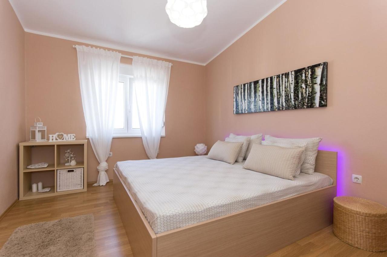 Apartments Adrijana Малинска Экстерьер фото