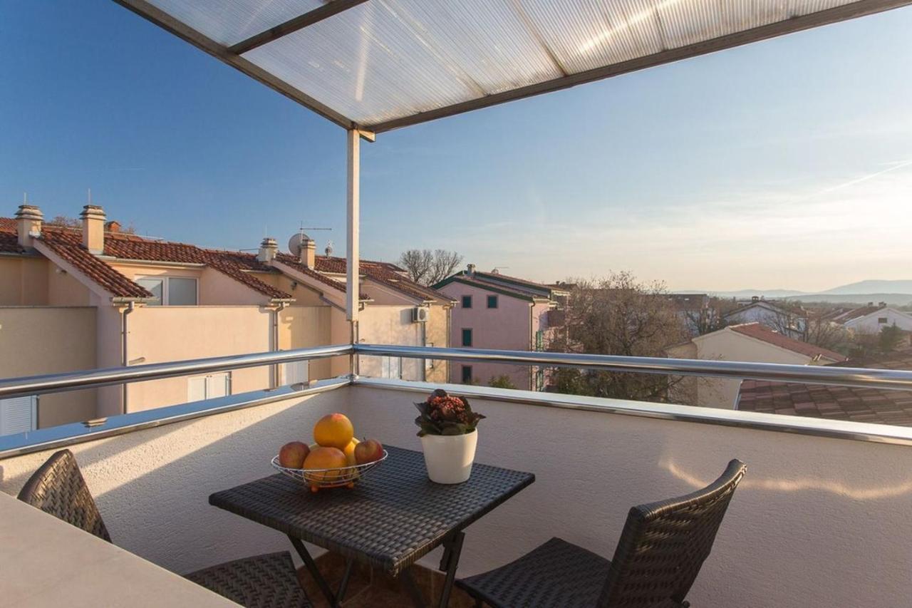 Apartments Adrijana Малинска Экстерьер фото
