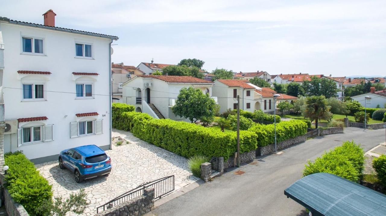 Apartments Adrijana Малинска Экстерьер фото