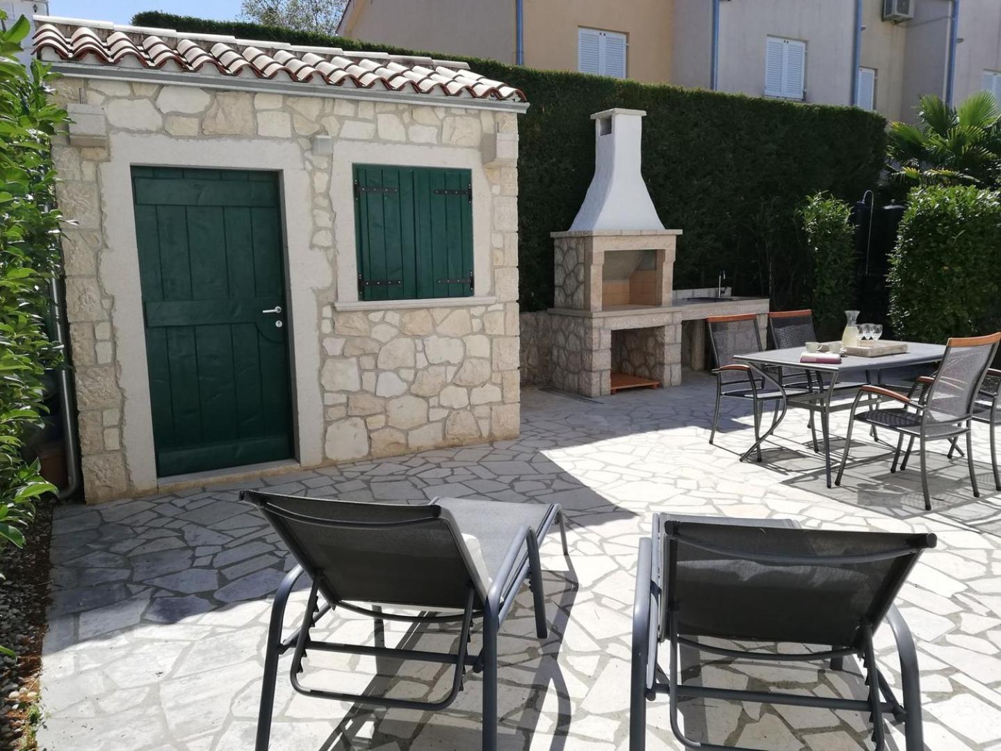 Apartments Adrijana Малинска Экстерьер фото